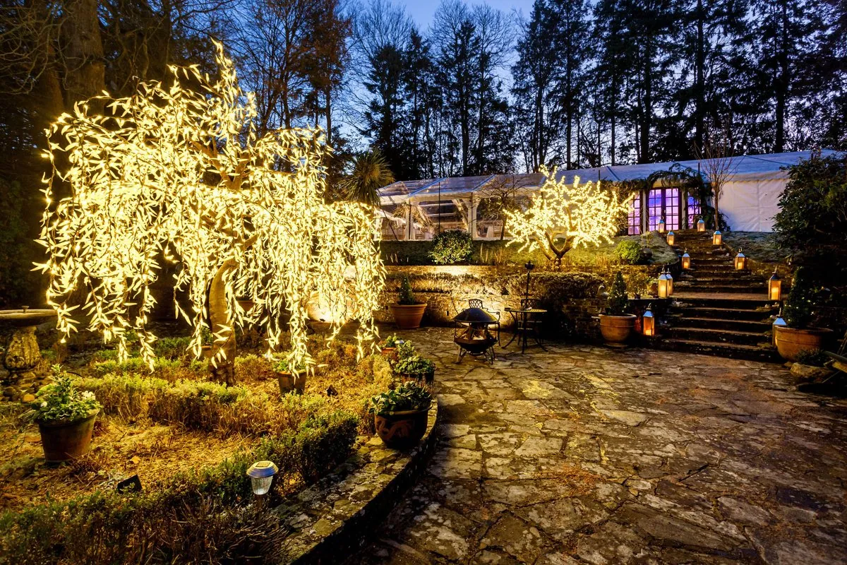 How To Host A Midsummer Night’s Dream Party!